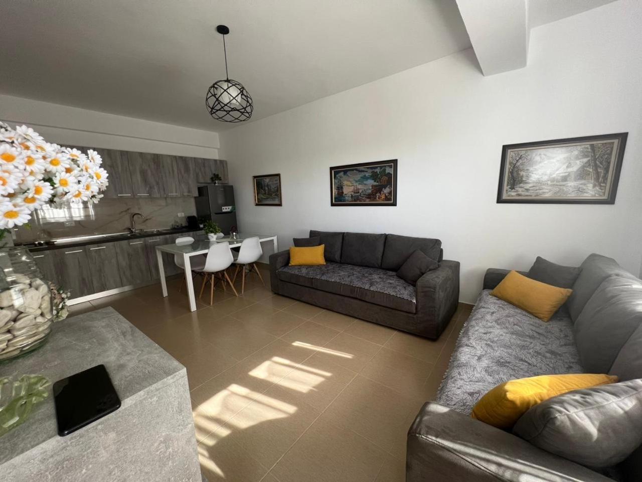 Corazon Guest House Vlorë Екстериор снимка