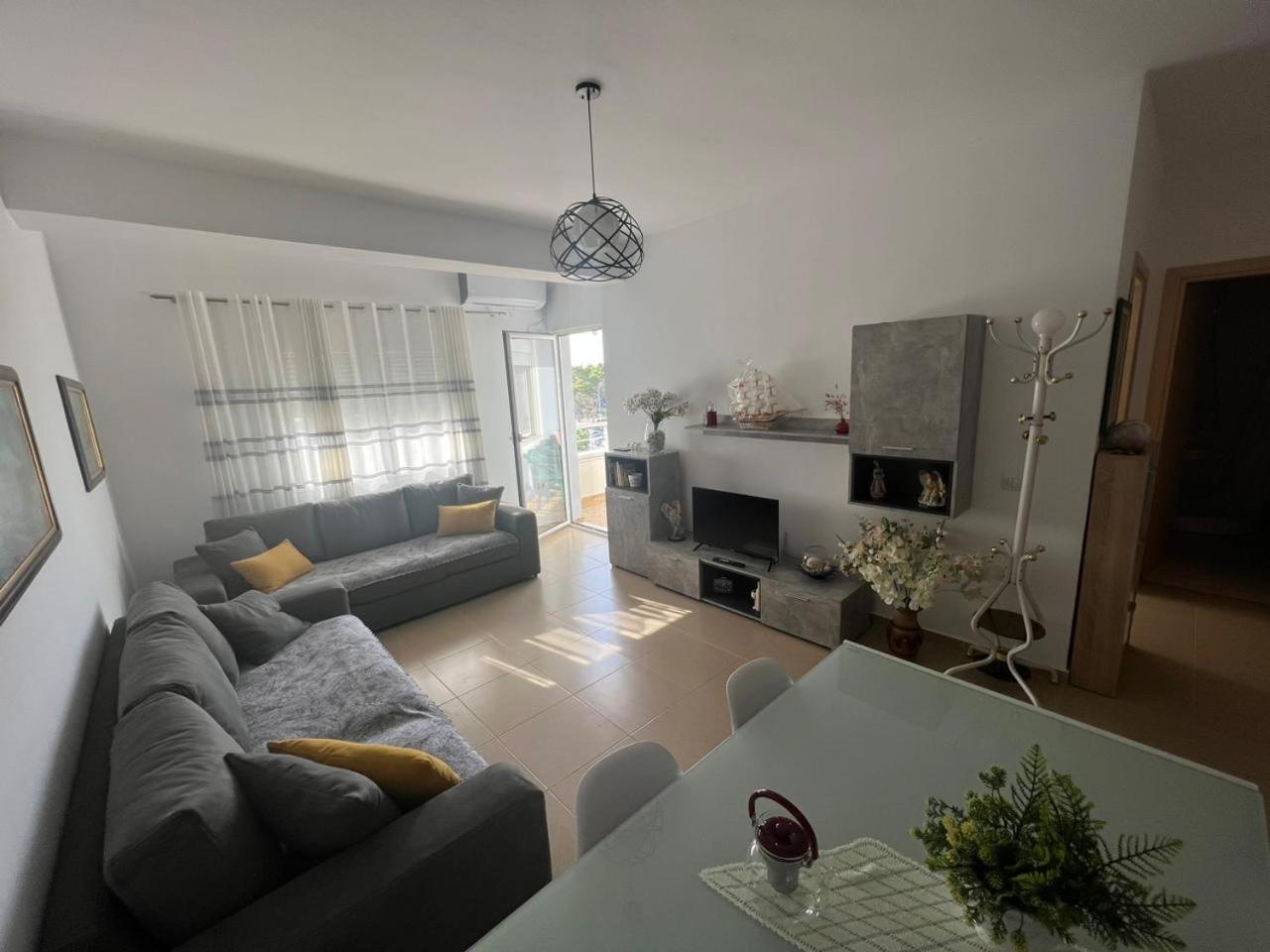 Corazon Guest House Vlorë Екстериор снимка