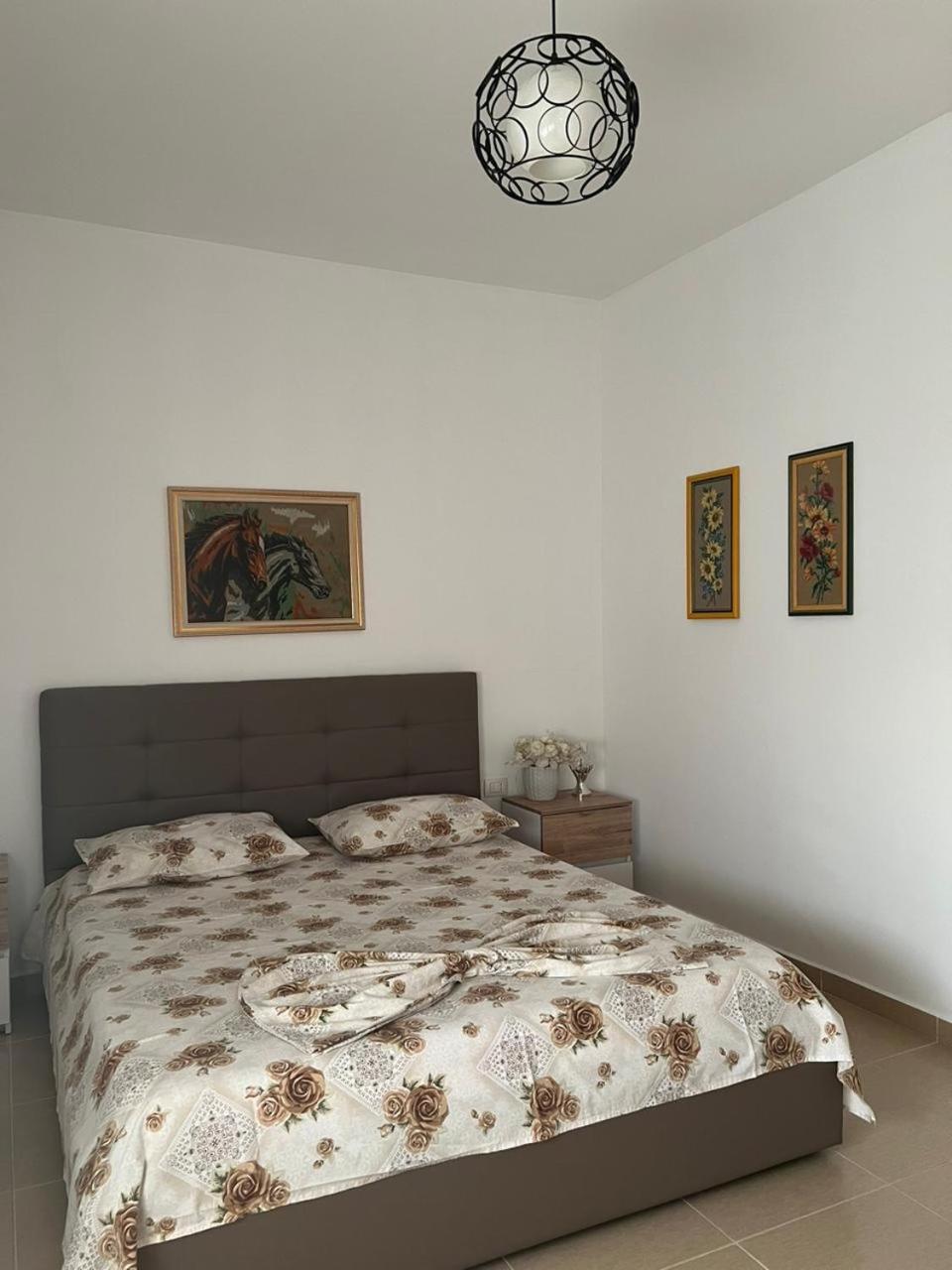 Corazon Guest House Vlorë Екстериор снимка