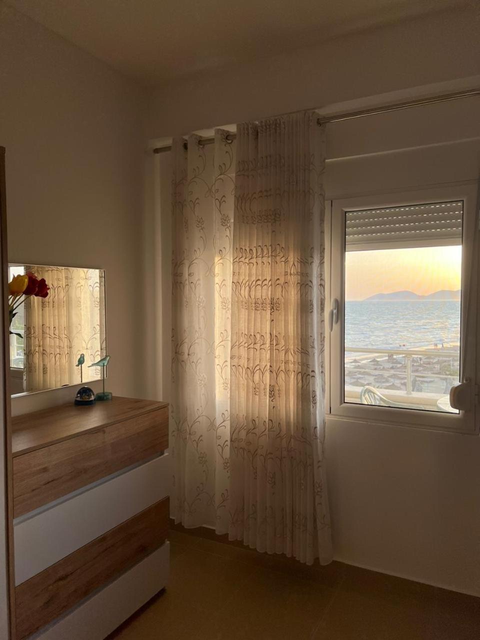Corazon Guest House Vlorë Екстериор снимка